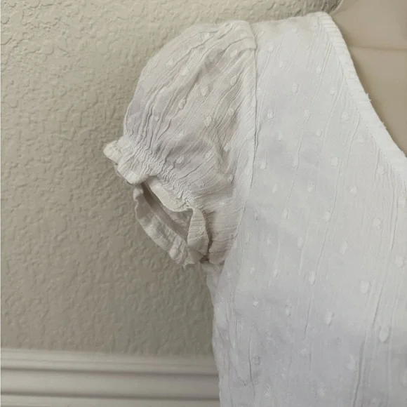 Hollister White Eyelet Puff Sleeve Crop Top - Coquette- size XS - Picture 4 of 8